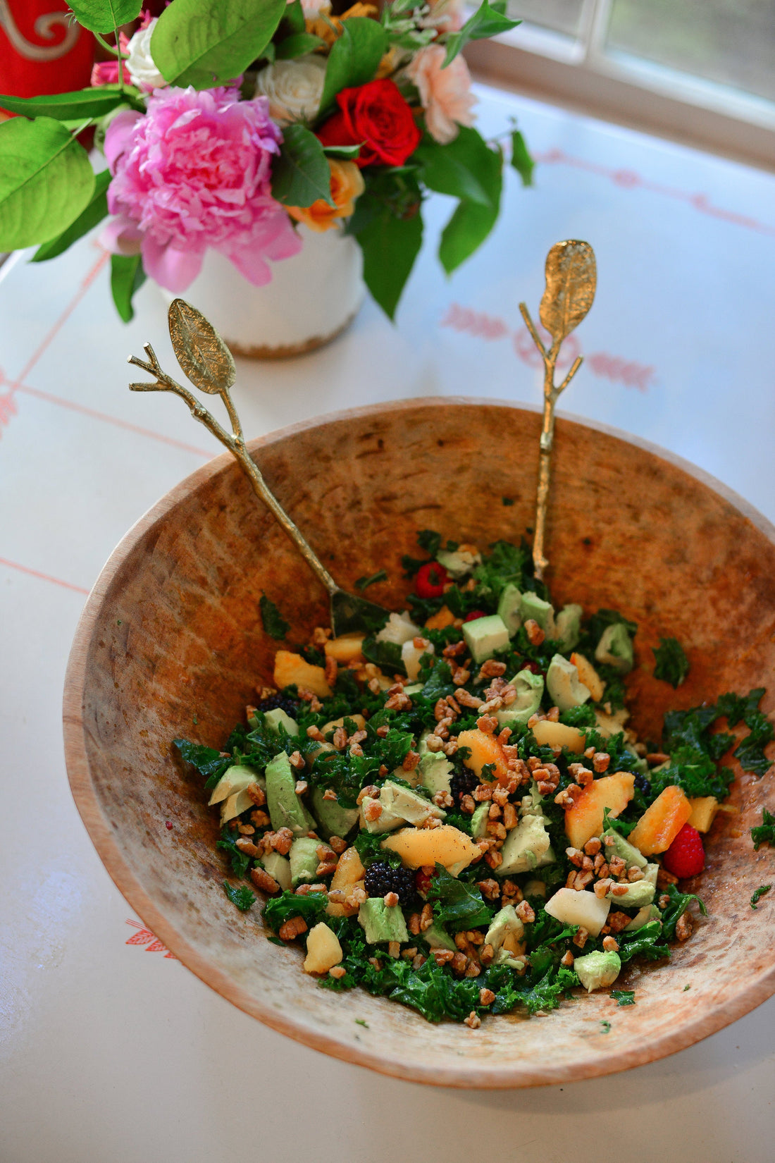 KALE SALAD WITH PECANS AND PEACHES