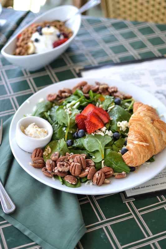 DRESS UP YOUR SALAD WITH FRESH PECANS