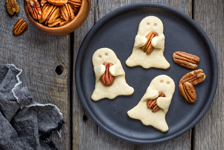 SHORTBREAD PECAN GHOST COOKIES